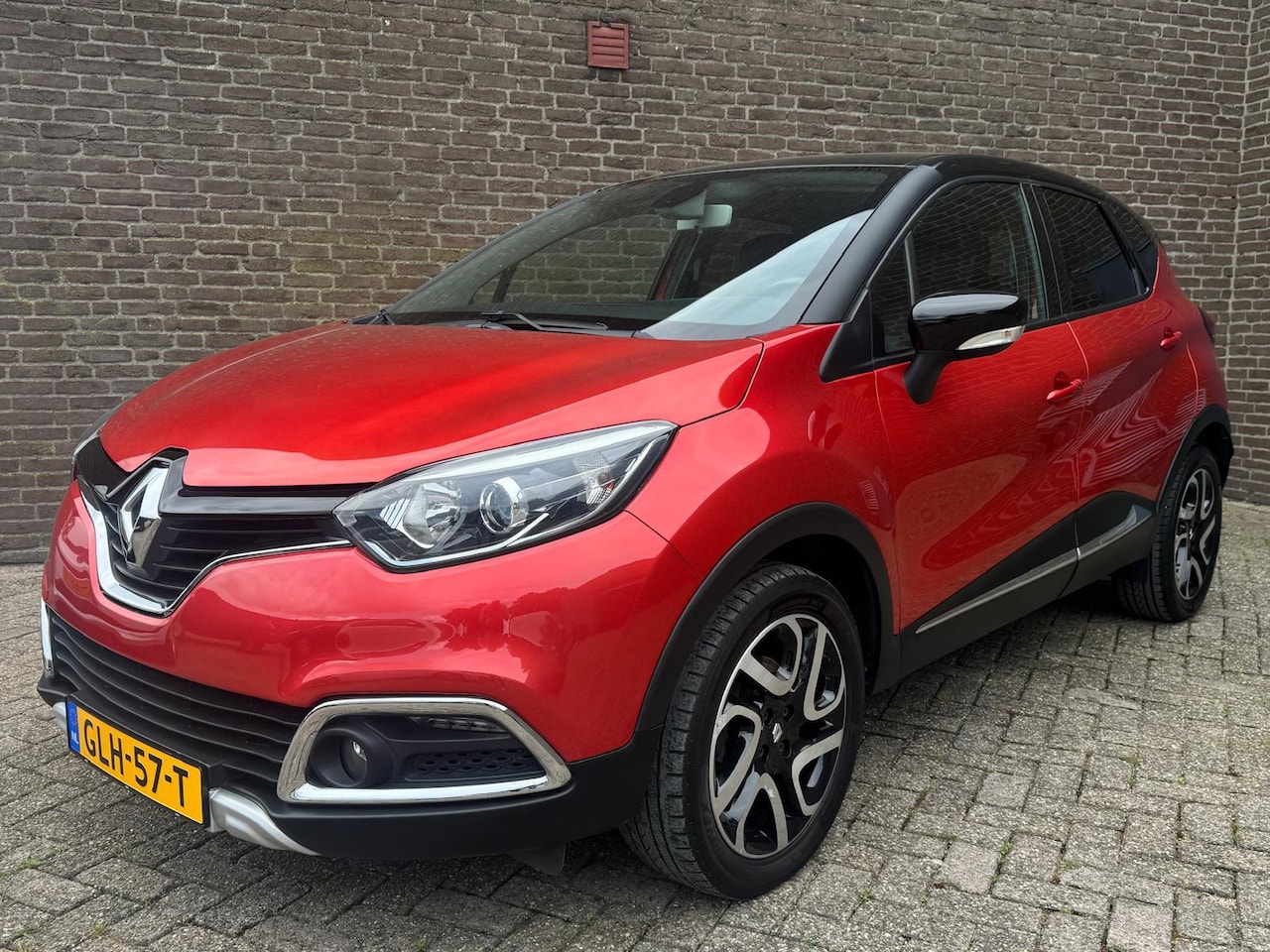 Renault Captur - 1.2 TCe Xmod Camera Leder Navi Clima Keyless Go stoelverw. Parkeersens. - AutoWereld.nl