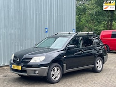 Mitsubishi Outlander Sport - 2.0 Invite+ / Clima / 4nwe banden