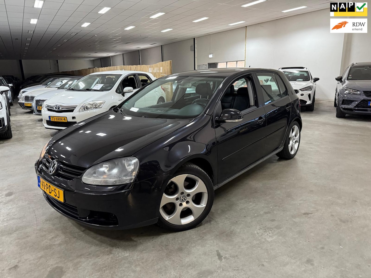 Volkswagen Golf - 2.0 FSI Sportline / AUTOMAAT / MULTIEMEDIA-NAVI / NETTE AUTO - AutoWereld.nl