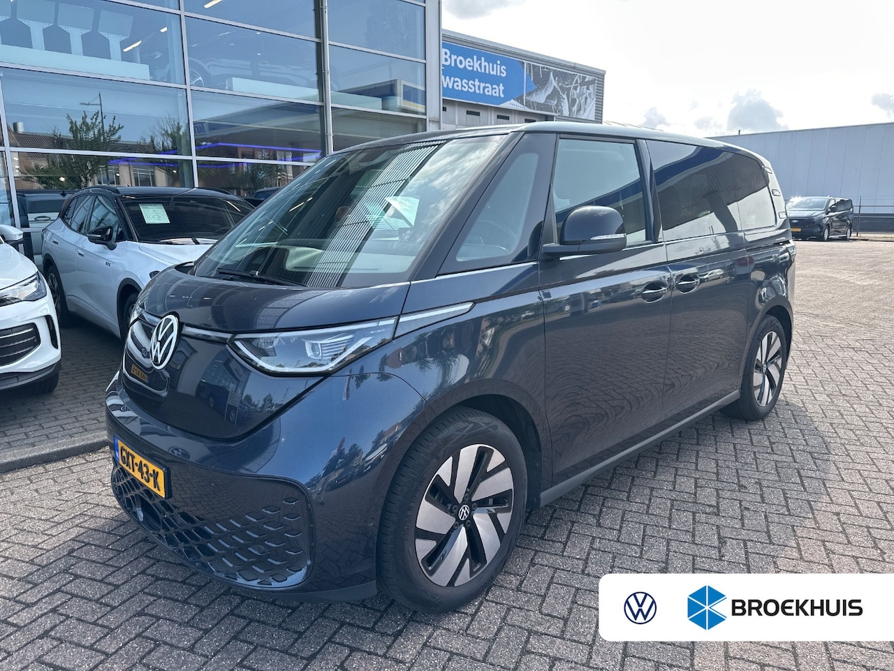 Volkswagen ID. Buzz - 1st 77kWh | TREKHAAK | NAVIGATIE | 2X ELEKTR. SCHUIFDEUR | ELEKTR. A. KLEP - AutoWereld.nl