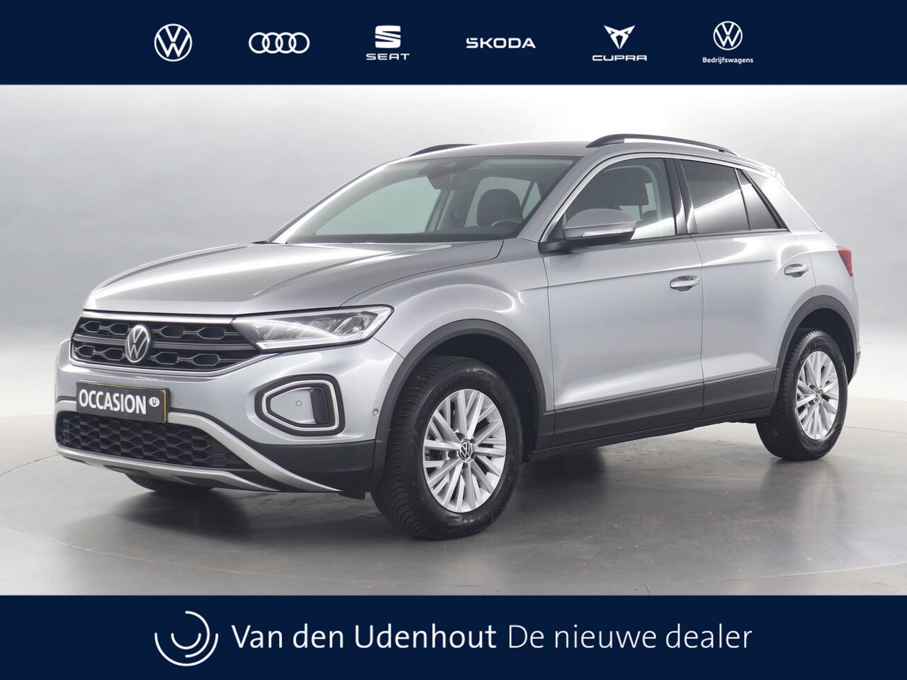 Volkswagen T-Roc - 1.5 TSI 150pk Life DSG / Navigatie / Camera / Parkeerhulp - AutoWereld.nl