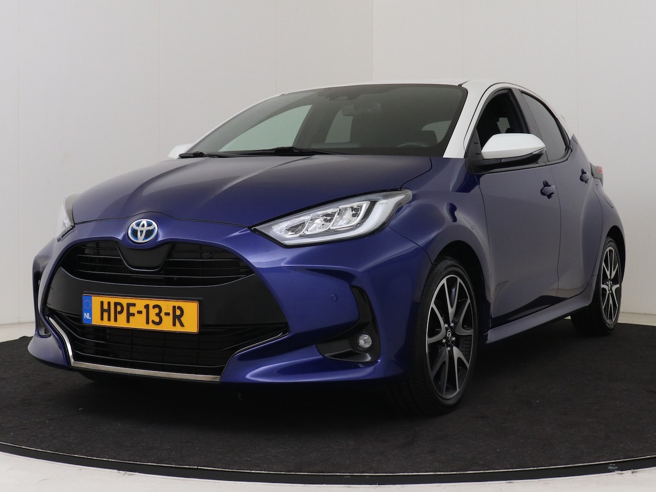 Toyota Yaris - 1.5 Hybrid Executive Limited Headup | Parkeersensoren V+A | Blind Spot - AutoWereld.nl