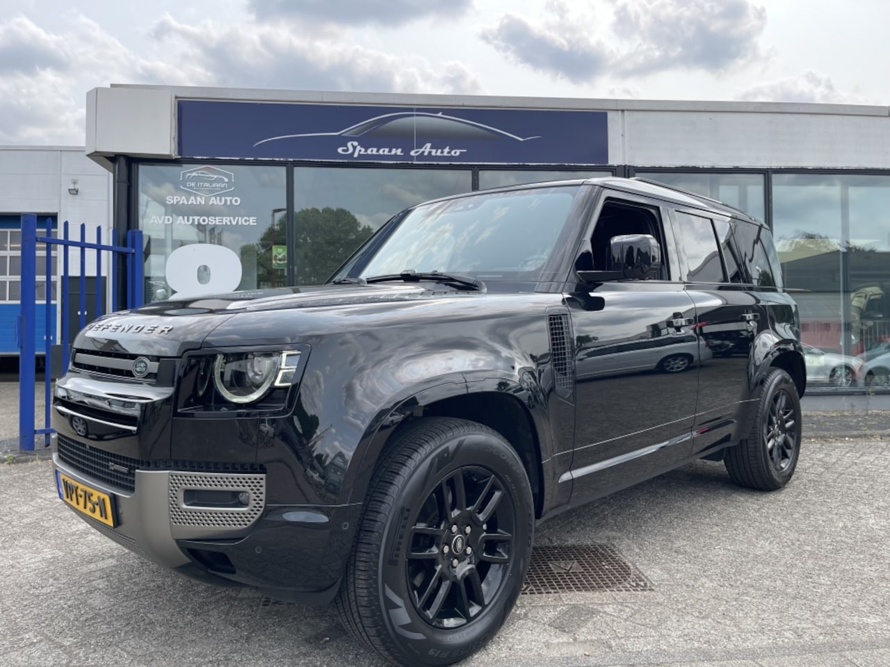 Land Rover Defender Hard Top - 3.0 D200 110 MHEV 3.0 D200 110 MHEV - AutoWereld.nl