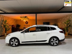 Renault Mégane Estate - 1.4 TCe Bose NAP Trekhaak Pano Keyless Cruise Clima Navi Rijklaar