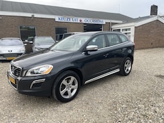 Volvo XC60 - 2.0 T5 R-Design Automaat met 102773 km NAP is Logisch Auto word afgeleverd met een grote s