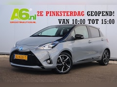 Toyota Yaris - 1.5 Hybrid Bi-Tone Plus 101PK Automaat Panoramadak Navigatie Camera Clima Cruise Keyless E