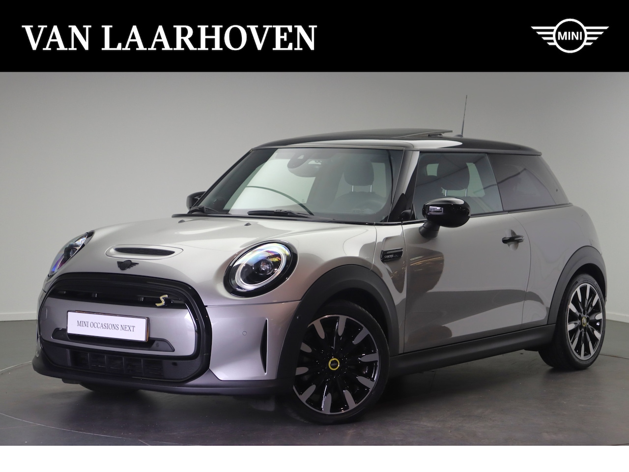 MINI Mini-Electric - Classic / Panoramadak / Sportstoelen / Achteruitrijcamera / Comfort Access / LED / Head-Up - AutoWereld.nl