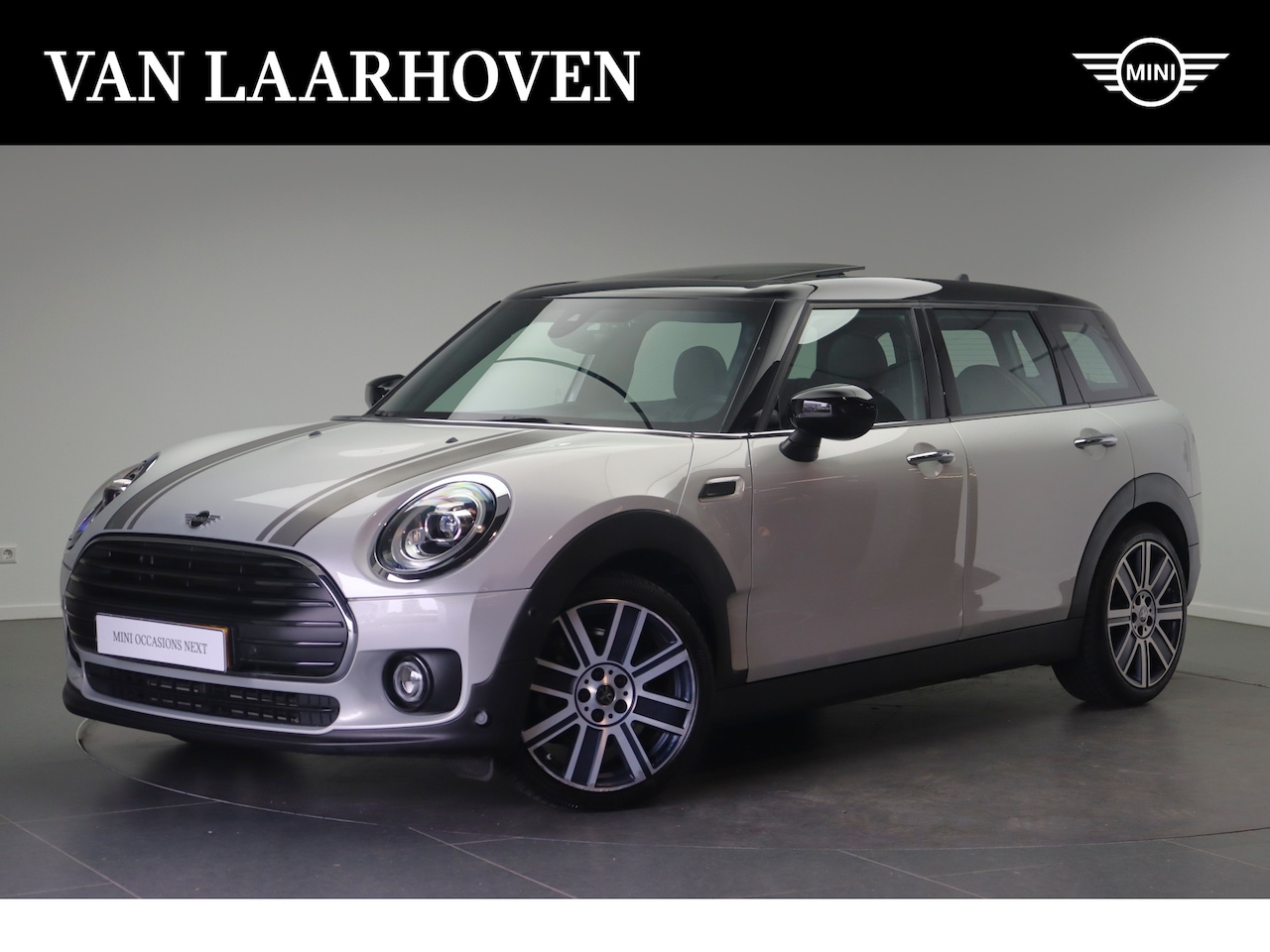 MINI Clubman - Cooper Chili Automaat / Panoramadak / Achteruitrijcamera / Adaptieve LED / Comfort Access - AutoWereld.nl