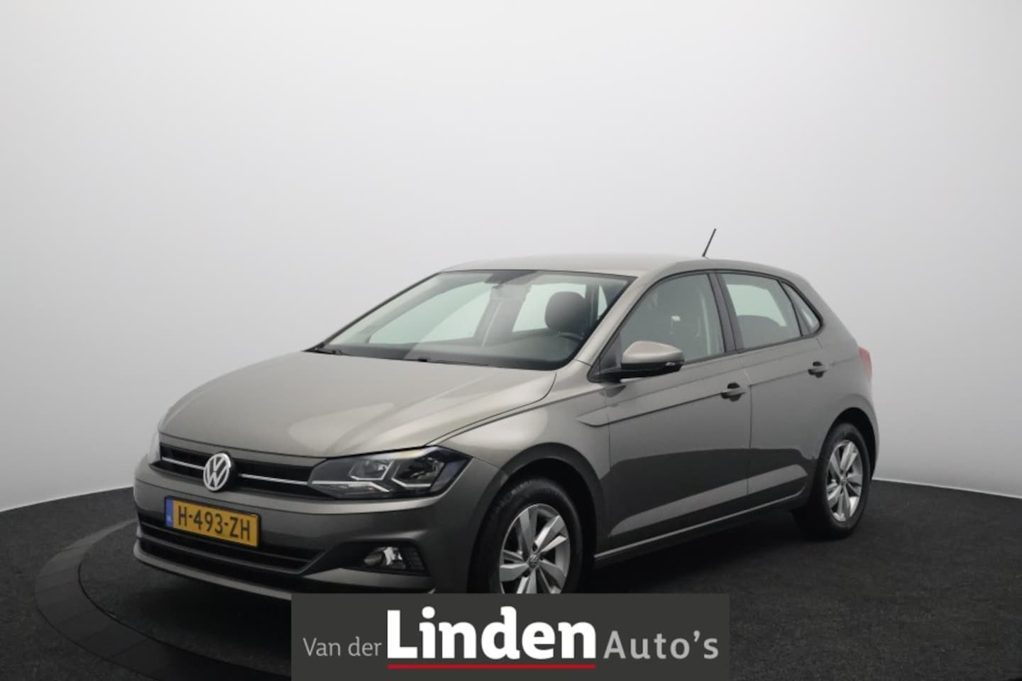 Volkswagen Polo - 1.0 TSI 70 KW Comfortline Executive | LM-Velgen | Navigatie | Cruise control (adaptief) - AutoWereld.nl