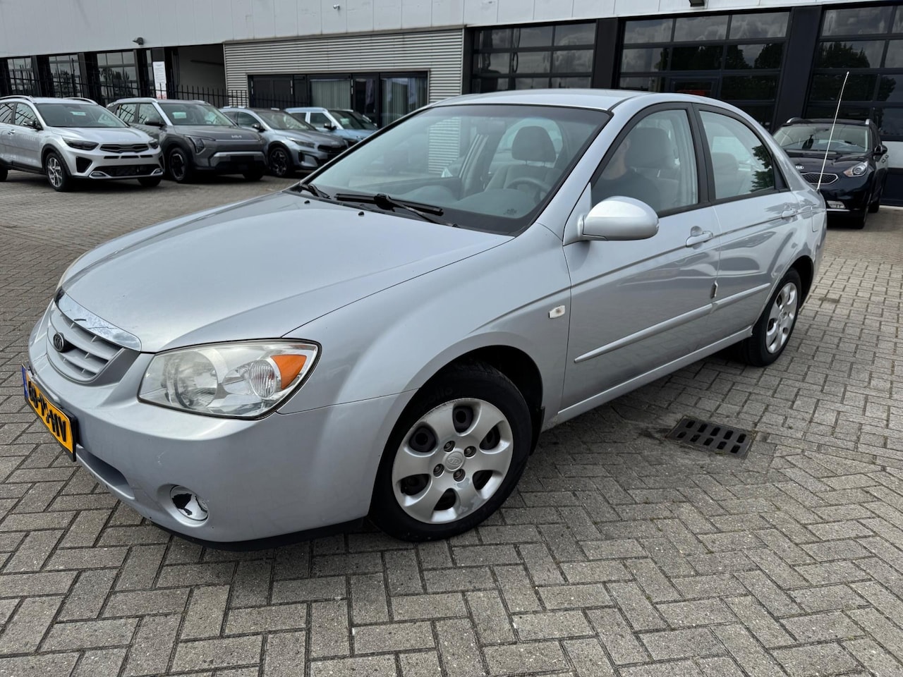 Kia Cerato - 1.6-16V LX 1.6-16V LX - AutoWereld.nl