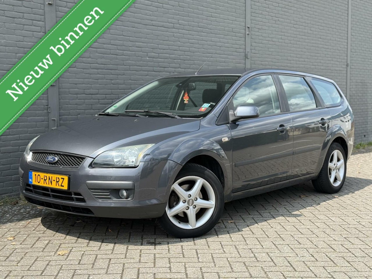 Ford Focus Wagon - 1.6-16V Futura INRUILKOOPJE - AutoWereld.nl