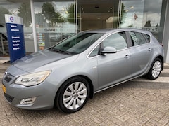 Opel Astra - 1.4 Turbo Cosmo