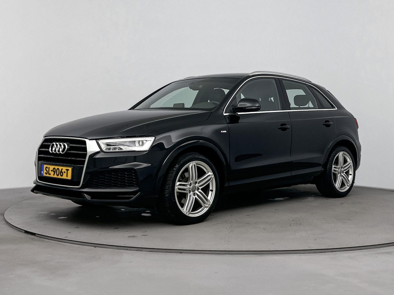 Audi Q3 - 1.4 TFSI CoD Sport Advance Sport | Navigatie | trekhaak | Airco | 19 Inch Velgen | Parkeer - AutoWereld.nl