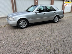 Mercedes-Benz C-klasse - 200 Elegance / automaat / airco