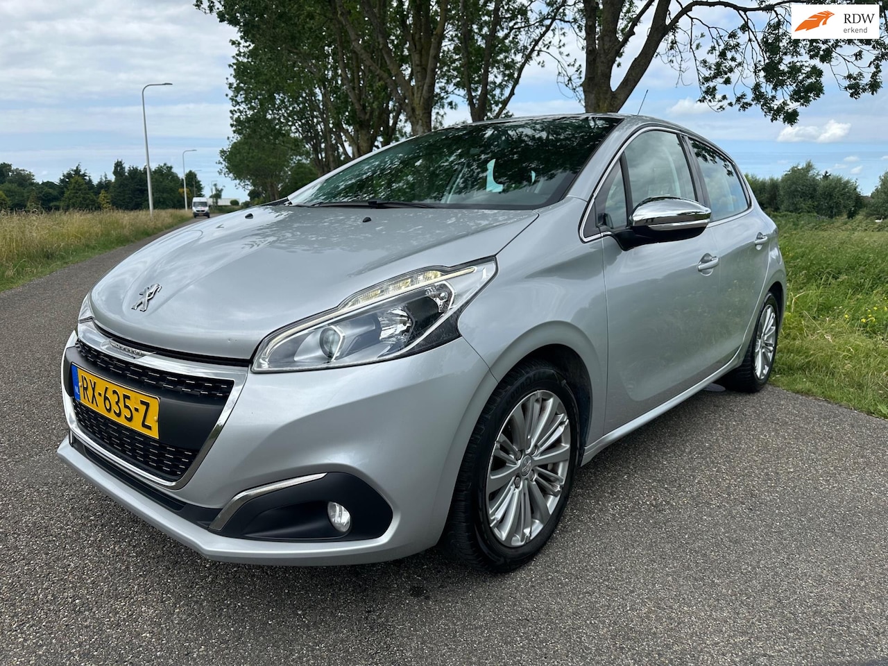 Peugeot 208 - 1.2 PureTech Blue Lease Executive 1.2 PureTech Blue Lease Executive - AutoWereld.nl