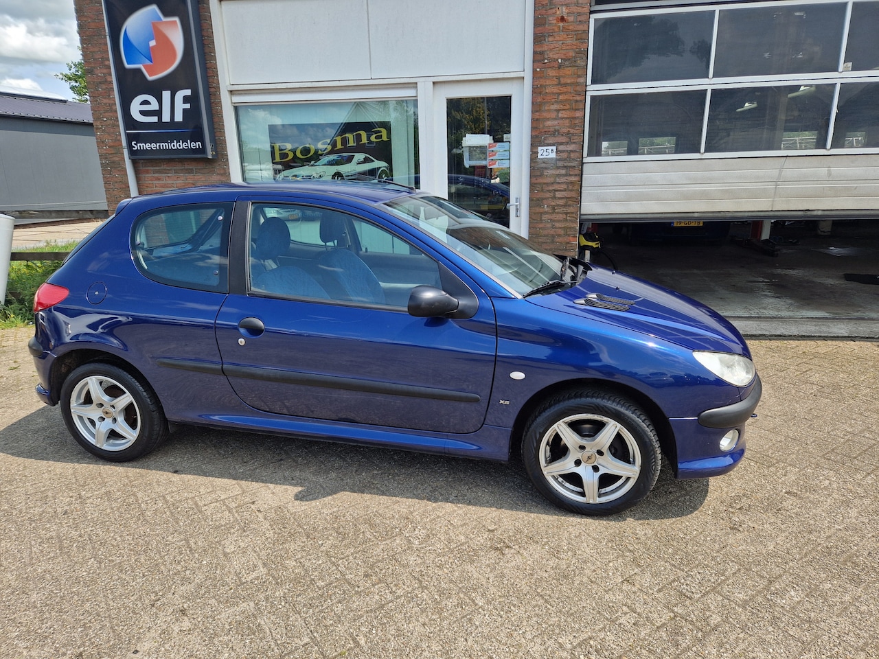 Peugeot 206 - 1.6i "XS " Lm velgen - Stuurbekrachtiging - Apk 30-05-2026 !! - AutoWereld.nl