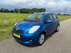 Toyota Yaris - 1.3 VVTi Executive LEDER | AIRCO | DEALER ONDERHOUDEN