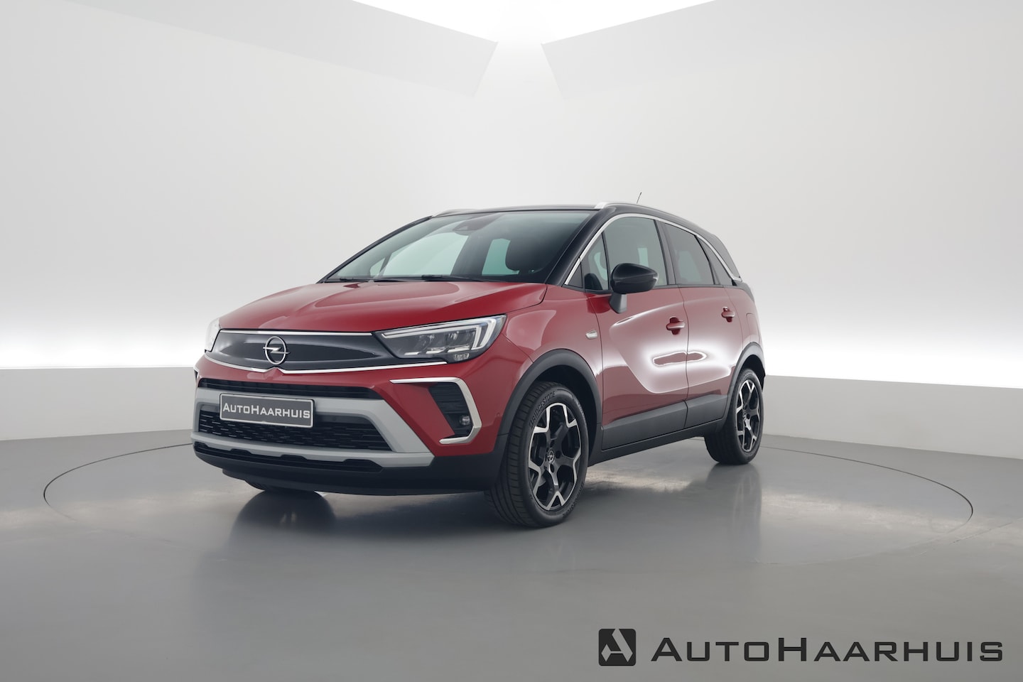 Opel Crossland - 1.2 Turbo Ultimate | Navi | Keyless | Camera | Dodehoekdet | 17'' | Apple CarPlay - AutoWereld.nl
