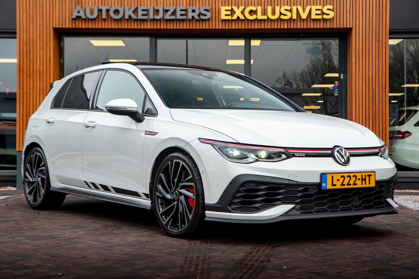 Volkswagen Golf - 2.0 TSI GTI Clubsport IQ Ligt Panoramadak Harman/Kardon Dodehoek Keyless Stuurverw. - AutoWereld.nl