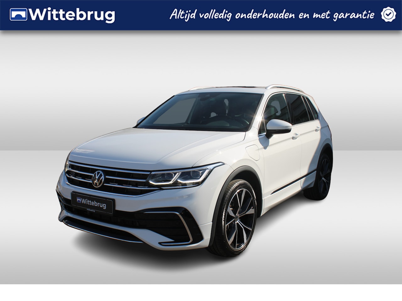 Volkswagen Tiguan - 1.4 TSI 245pk eHybrid R-Line DSG Automaat Panorama dak / LM 20 inch / NAVI / App Connect / - AutoWereld.nl