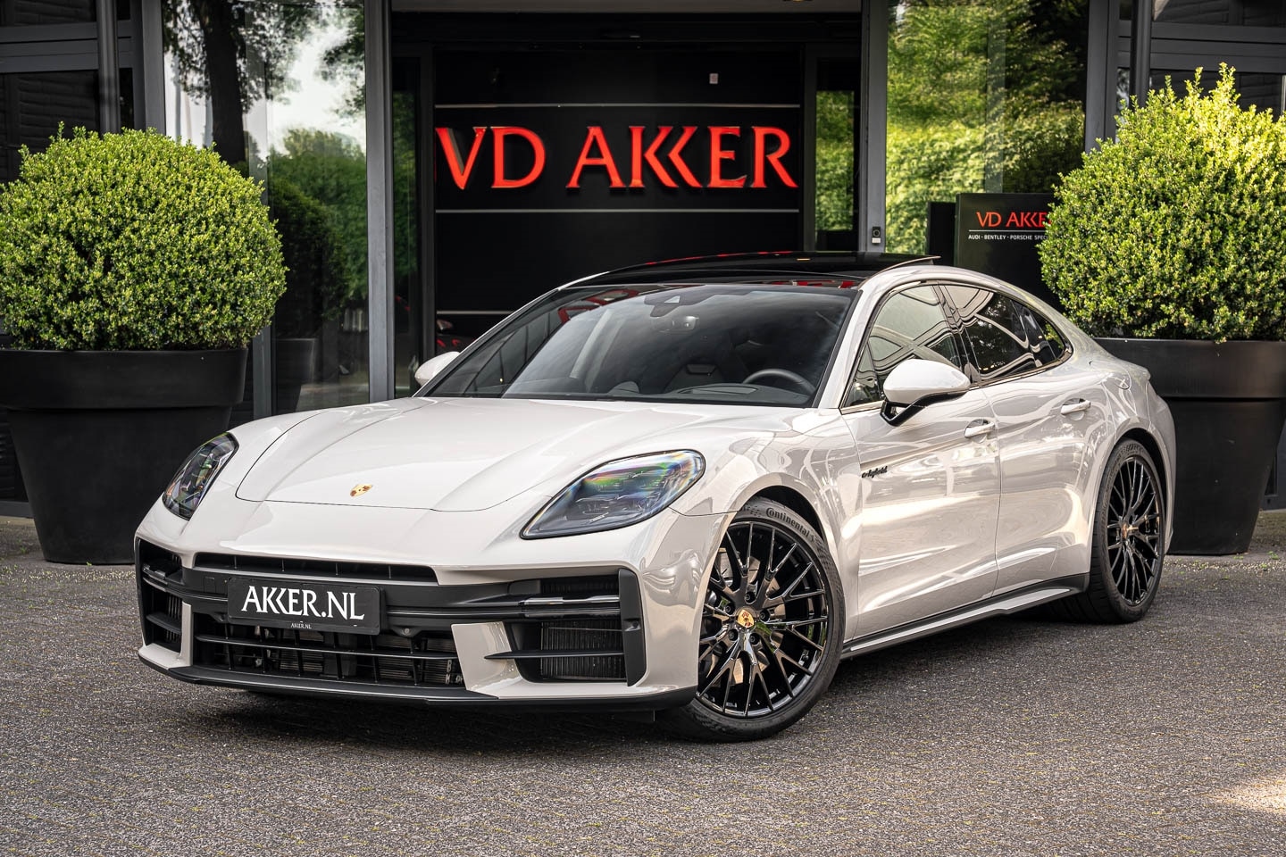 Porsche Panamera - 4 E-Hybrid Nieuw Model | SportDesign | Vierwielsturing | Pano.dak | Head-up - AutoWereld.nl