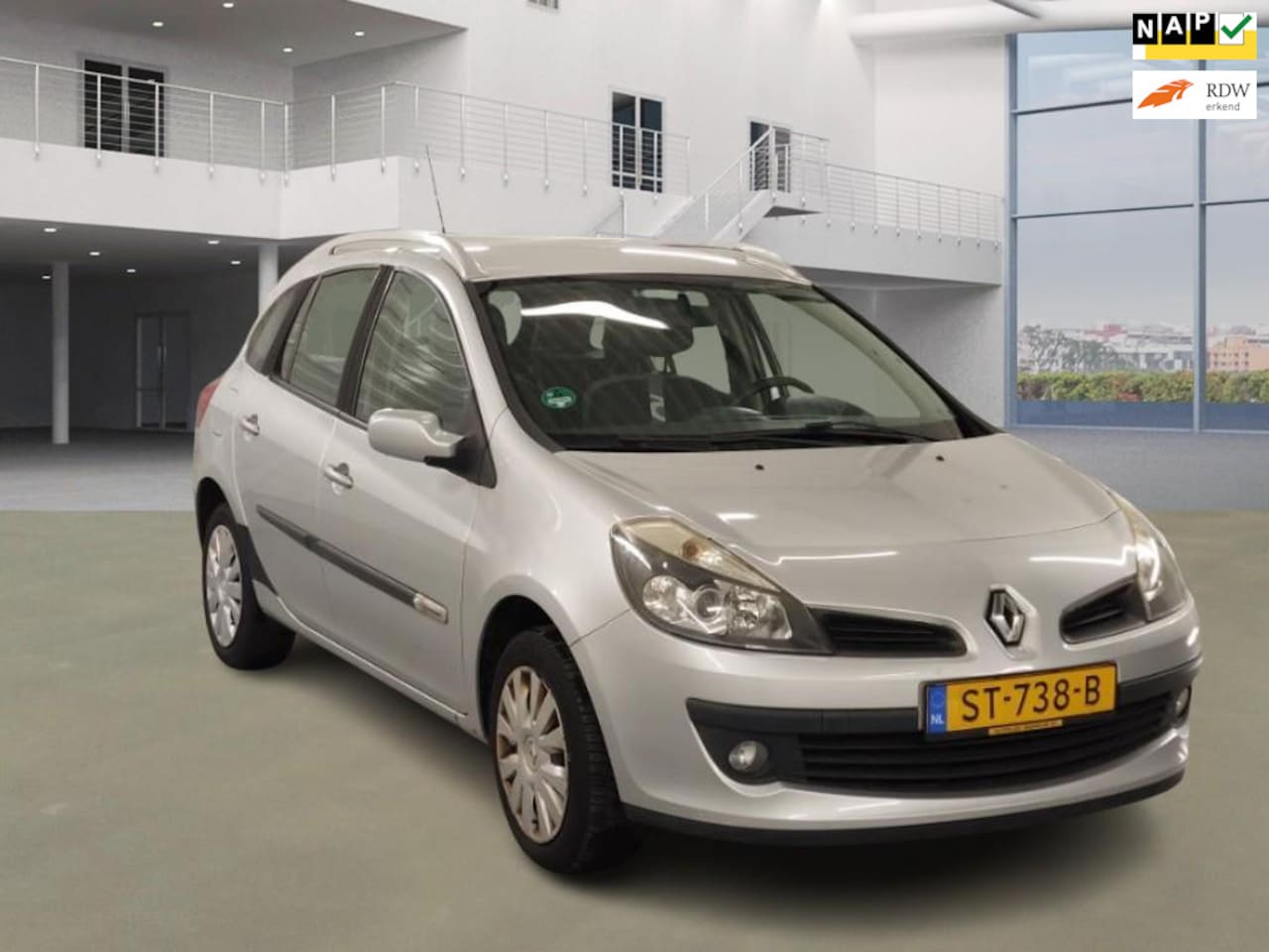 Renault Clio Estate - 1.2 TCE Sélection Business Sport 1.2 TCE Sélection Business Sport - AutoWereld.nl