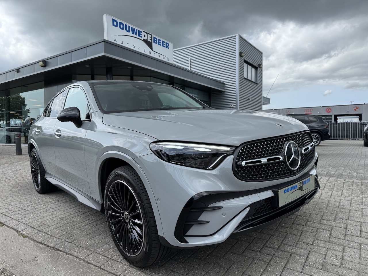 Mercedes-Benz GLC-klasse Coupé - 300e 4MATIC AMG 340pk sport Edition / alpin grau pano/dak, Premium +, trekhaak, Laser Ligh - AutoWereld.nl