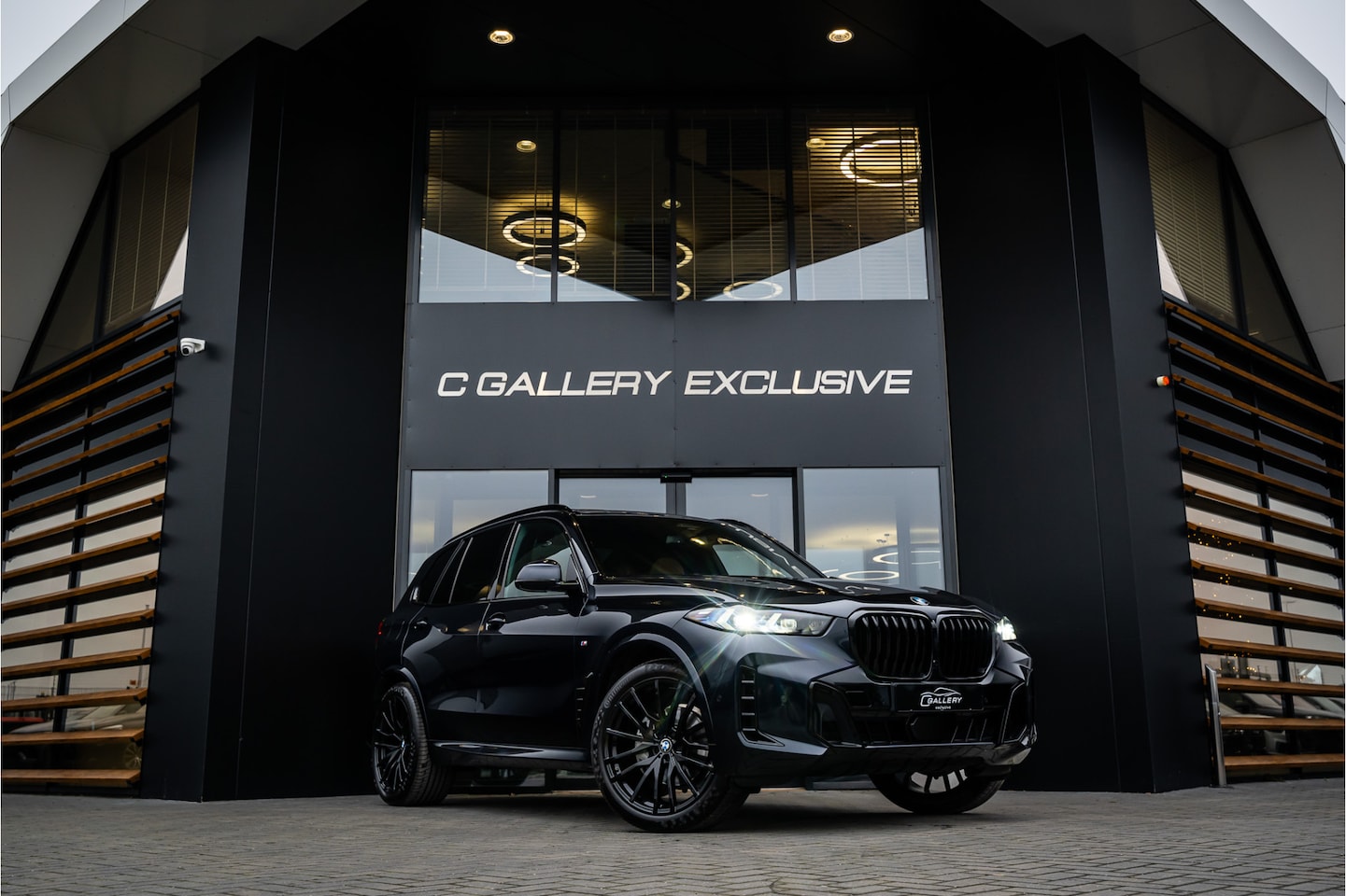BMW X5 - xDrive30d - Ex. BTW l Grijs Kent. l M-Sport | H&K | Elek. Trekhaak | HUD - AutoWereld.nl
