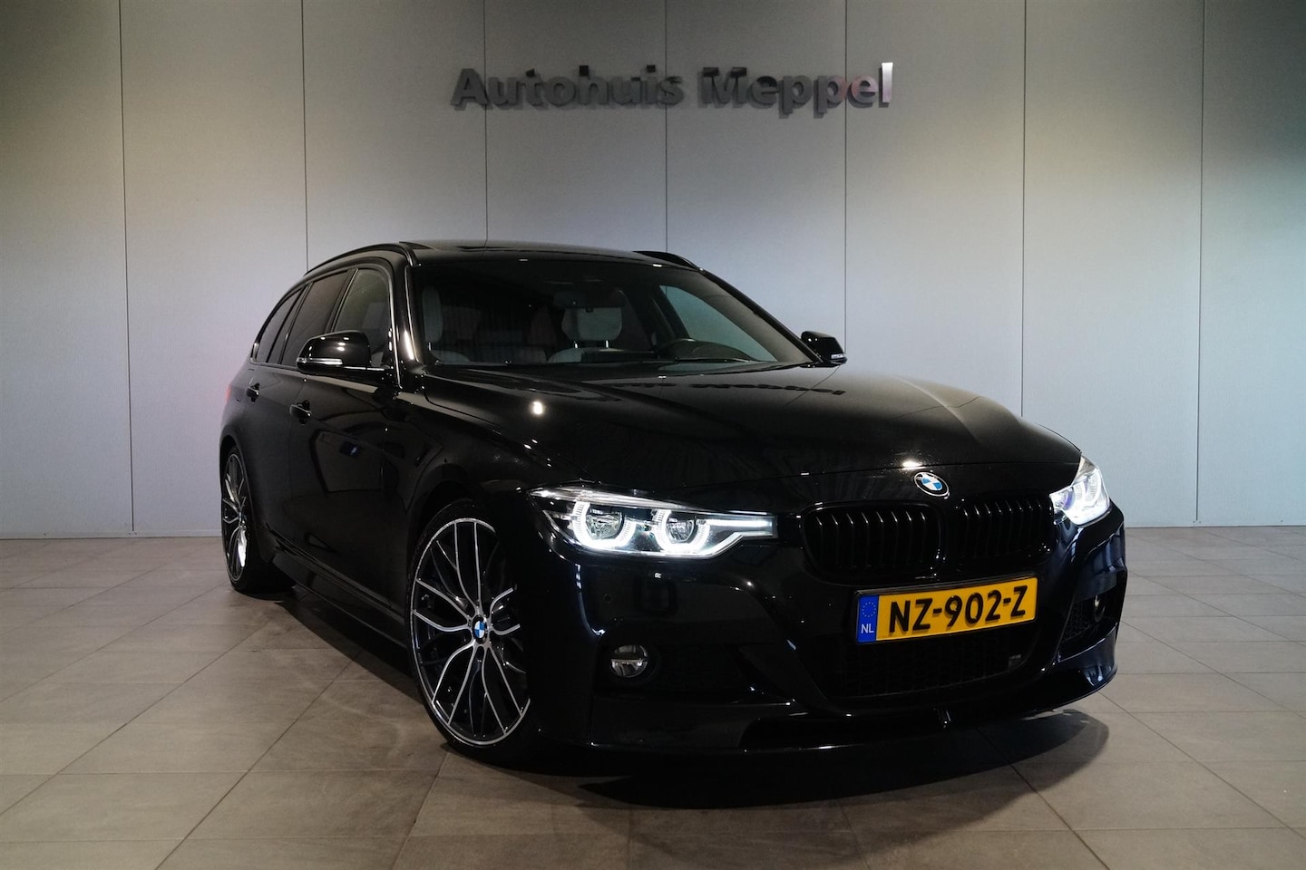BMW 3-serie - 330i M-Sport | LED | HUD | Panoramadak | PDC | | Lederen sportinterieur | 95.000 KM NAP! - AutoWereld.nl