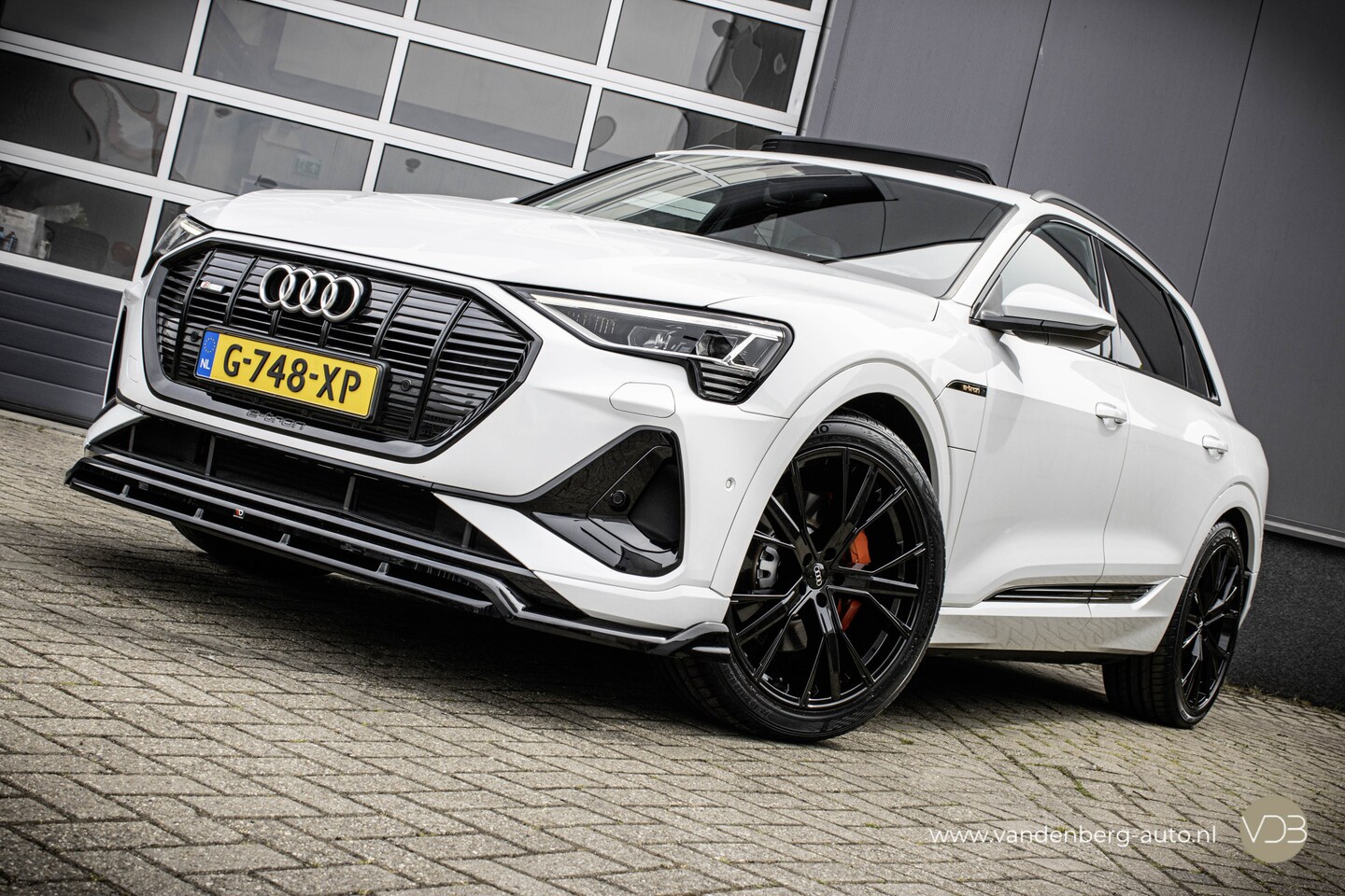 Audi e-tron - 50 Quattro 3x S-Line Black Edition 22inch Pano Origineel NL - AutoWereld.nl