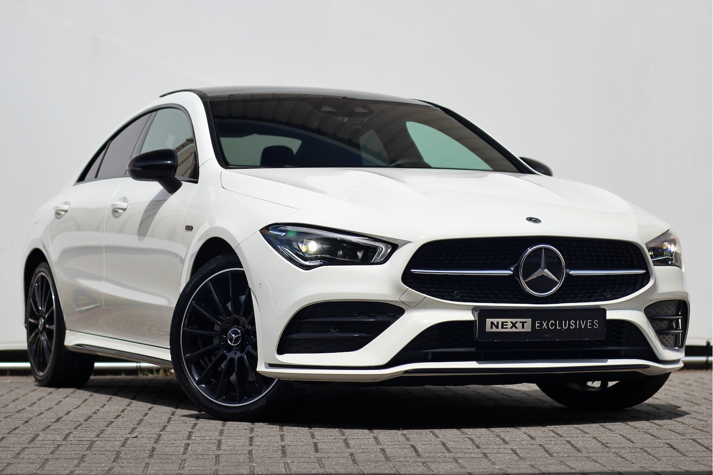Mercedes-Benz CLA-Klasse - 250 e Premium Plus AMG | Pano | Sfeer | Adaptief | Camera - AutoWereld.nl