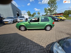 Volkswagen Golf - 1.6 Trendline
