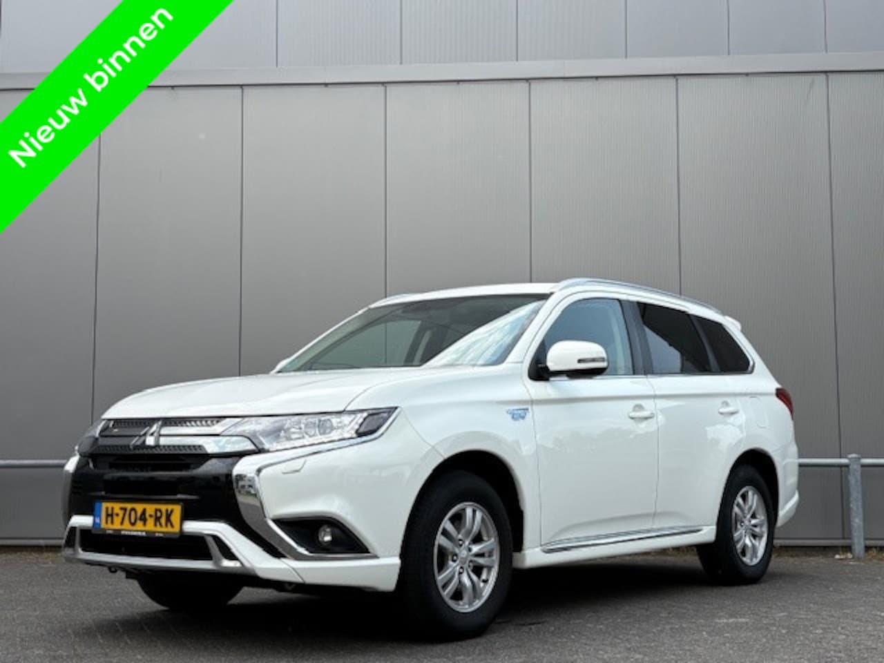 Mitsubishi Outlander - 2.4 PHEV - Apple CarPlay - Keyless - nap! - airco - trekhaak - - AutoWereld.nl