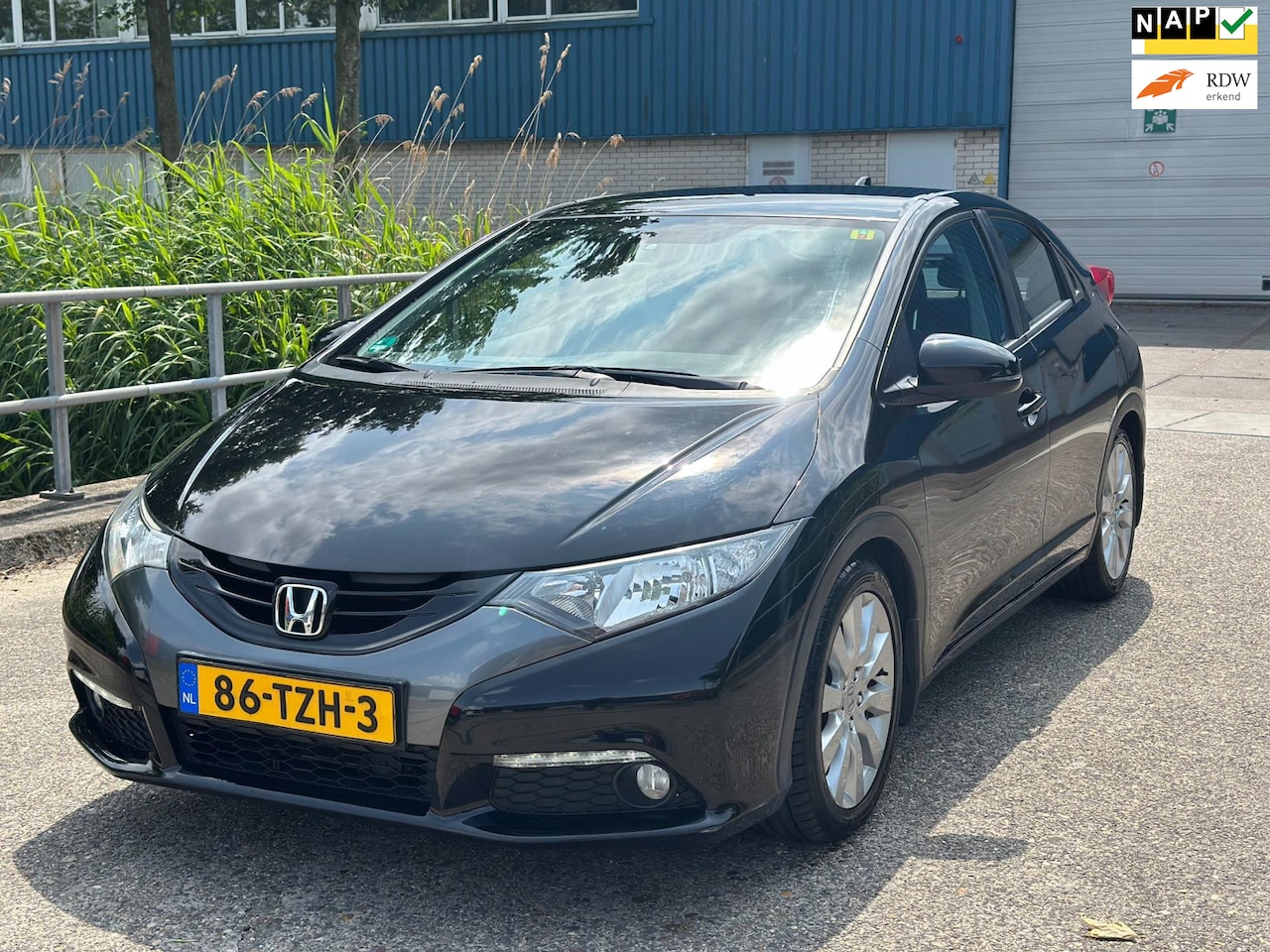 Honda Civic - 1.8 GT Automaat! Facelift! Navigatie! Camera! Dealer onderhouden! - AutoWereld.nl