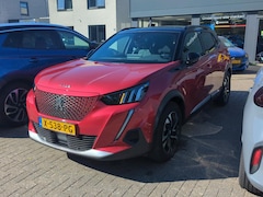 Peugeot e-2008 - EV GT 50 kWh | Navi | Clima | Adaptive Cruise | Schuifkantel/dak | Stoelverwarming |