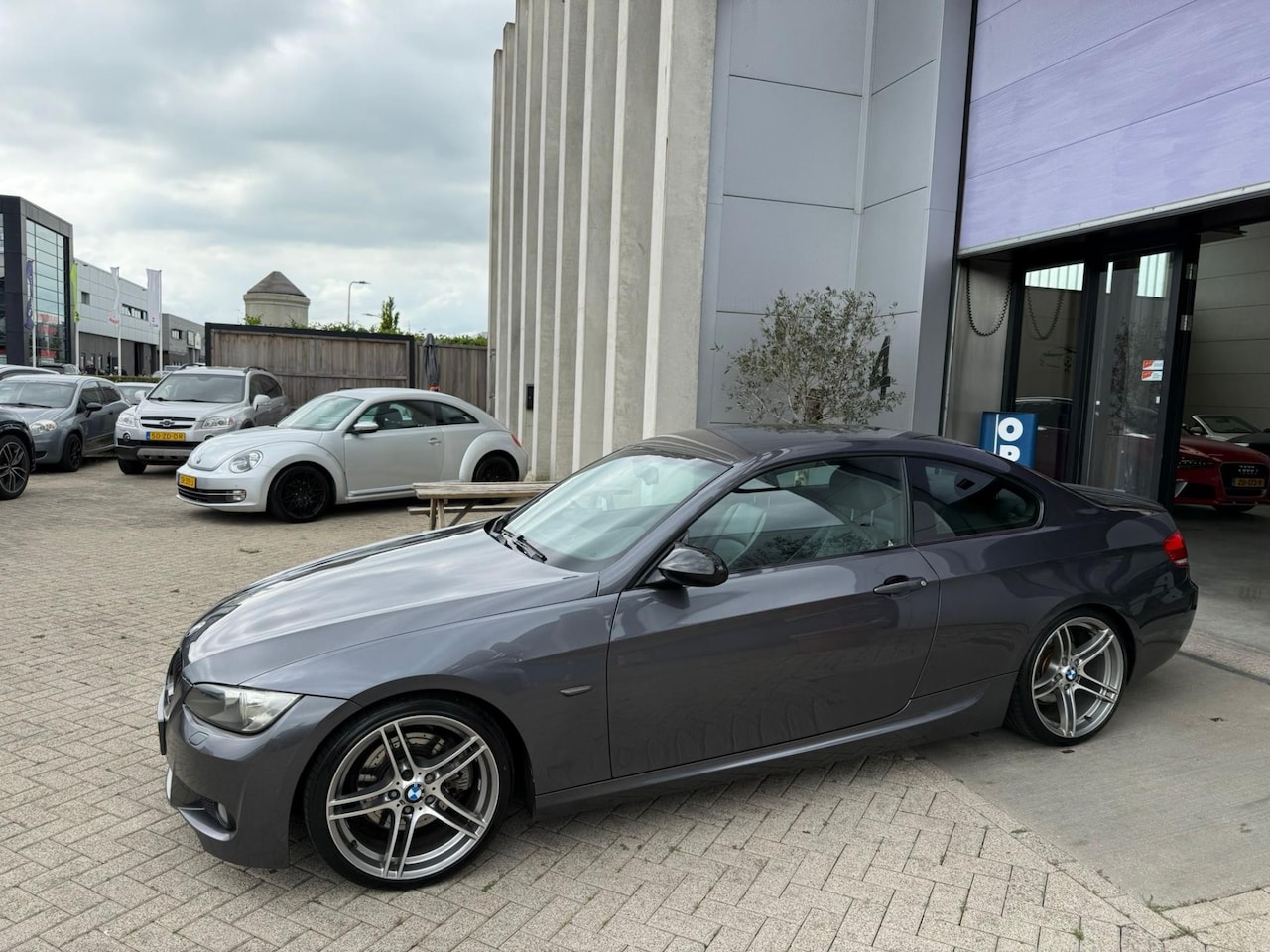 BMW 3-serie Coupé - 325i M-Pakket! 19INCH! LEER! INRUIL MOGELIJK! - AutoWereld.nl