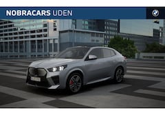 BMW iX2 - eDrive20 M Sport / Panoramadak / Sportstoelen / Adaptieve LED / M Adaptief onderstel / Ach