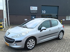 Peugeot 207 - 1.6-16V XT