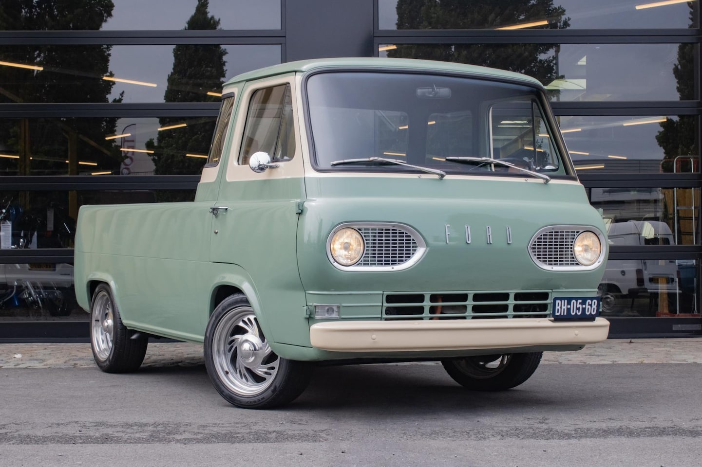 Ford Econoline - Gerestaureerd I Uniek - AutoWereld.nl
