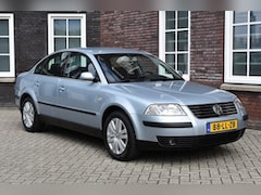 Volkswagen Passat - 2.3 V5 Comfortline