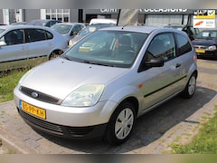 Ford Fiesta - 1.3 Style Compleet met boekjes en rekeningen APK NAP