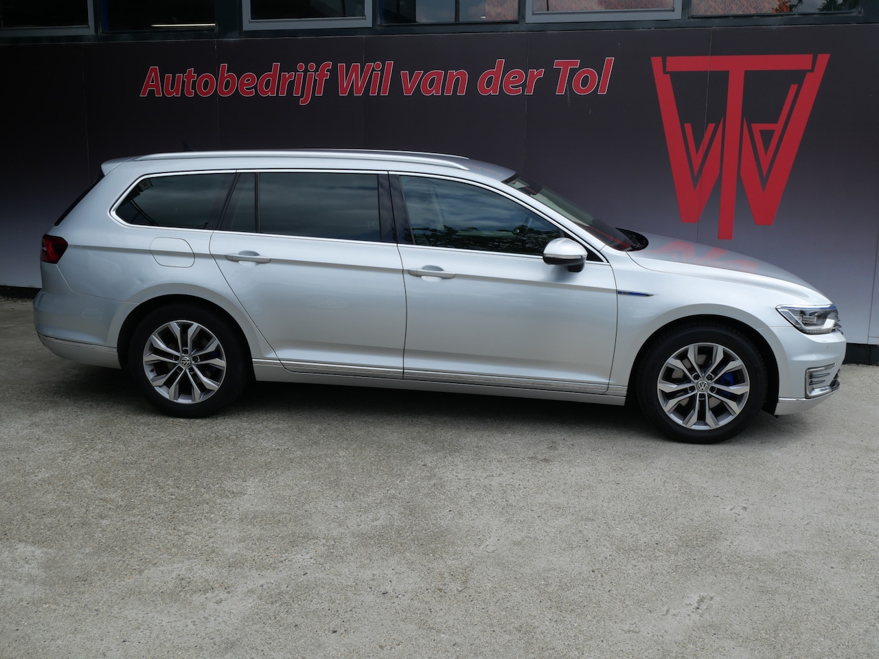 Volkswagen Passat Variant - 1.4 TSI GTE HIGHLINE | A.C.C. | TREKHAAK | VIRTUAL | CAMERA | ALL-SEASON!! - AutoWereld.nl