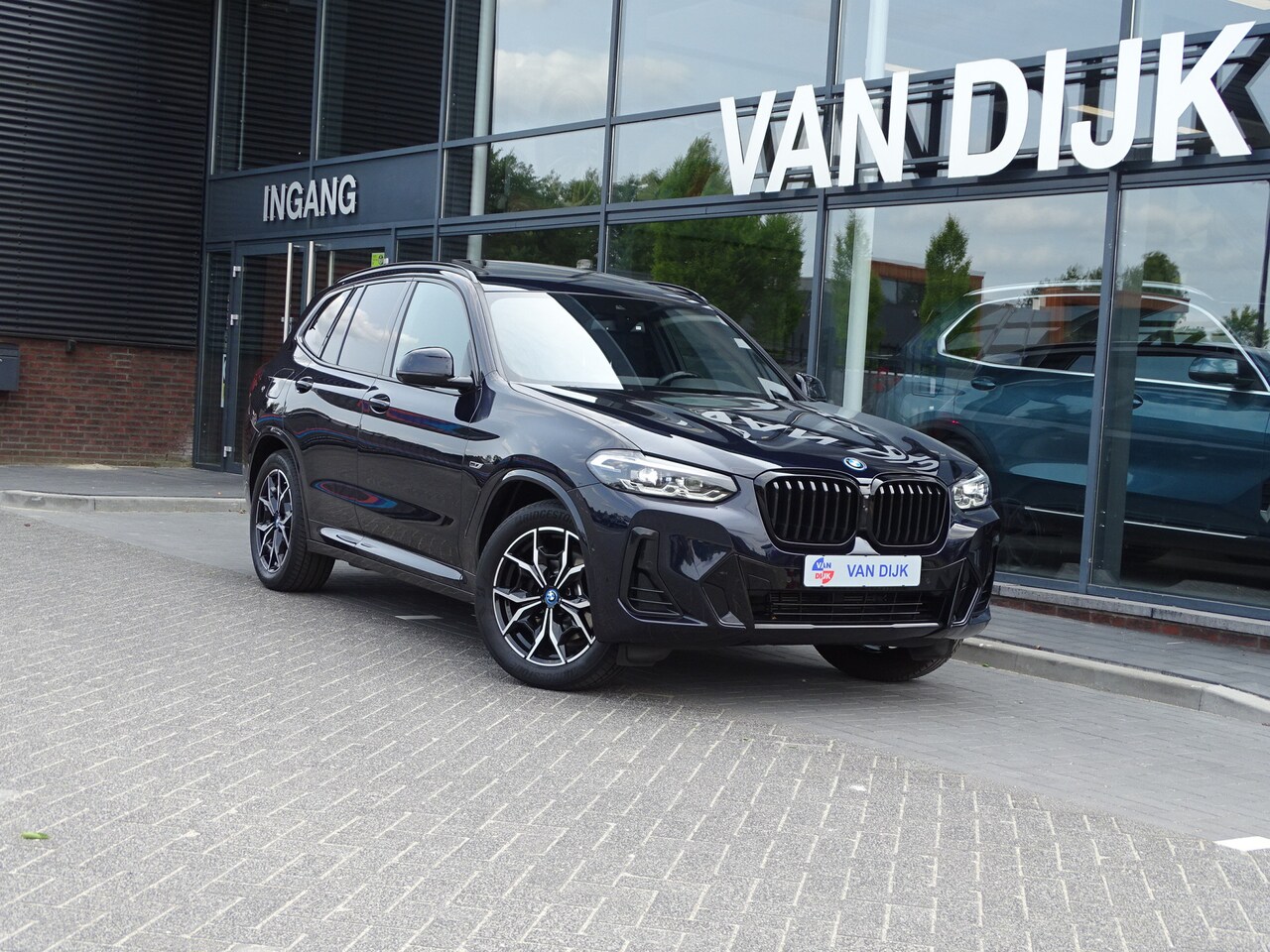 BMW X3 - xDrive30e M Sportpakket Pano-Dak Extra Div.Ass. Getint Glas HiFi LED Park-plus 360 Camera - AutoWereld.nl