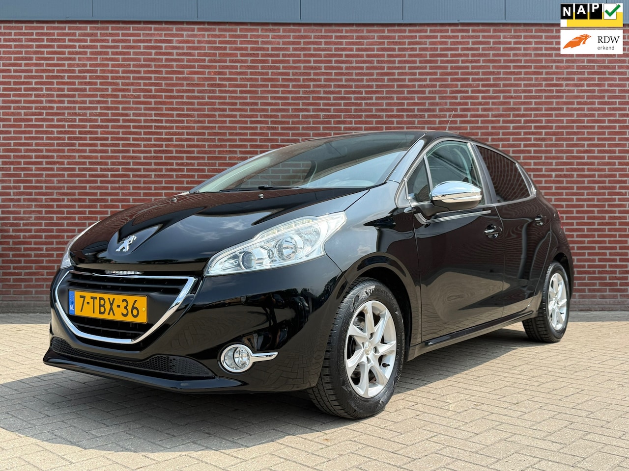 Peugeot 208 - 1.2 VTi Oxygo / Nap / Airco / Cruise control / PDC - AutoWereld.nl