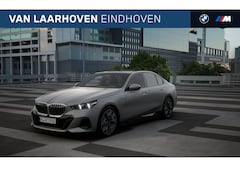 BMW 5-serie - 530e M Sport Automaat / Panoramadak / Adaptieve LED / Comfort Access / Stoelventilatie / P