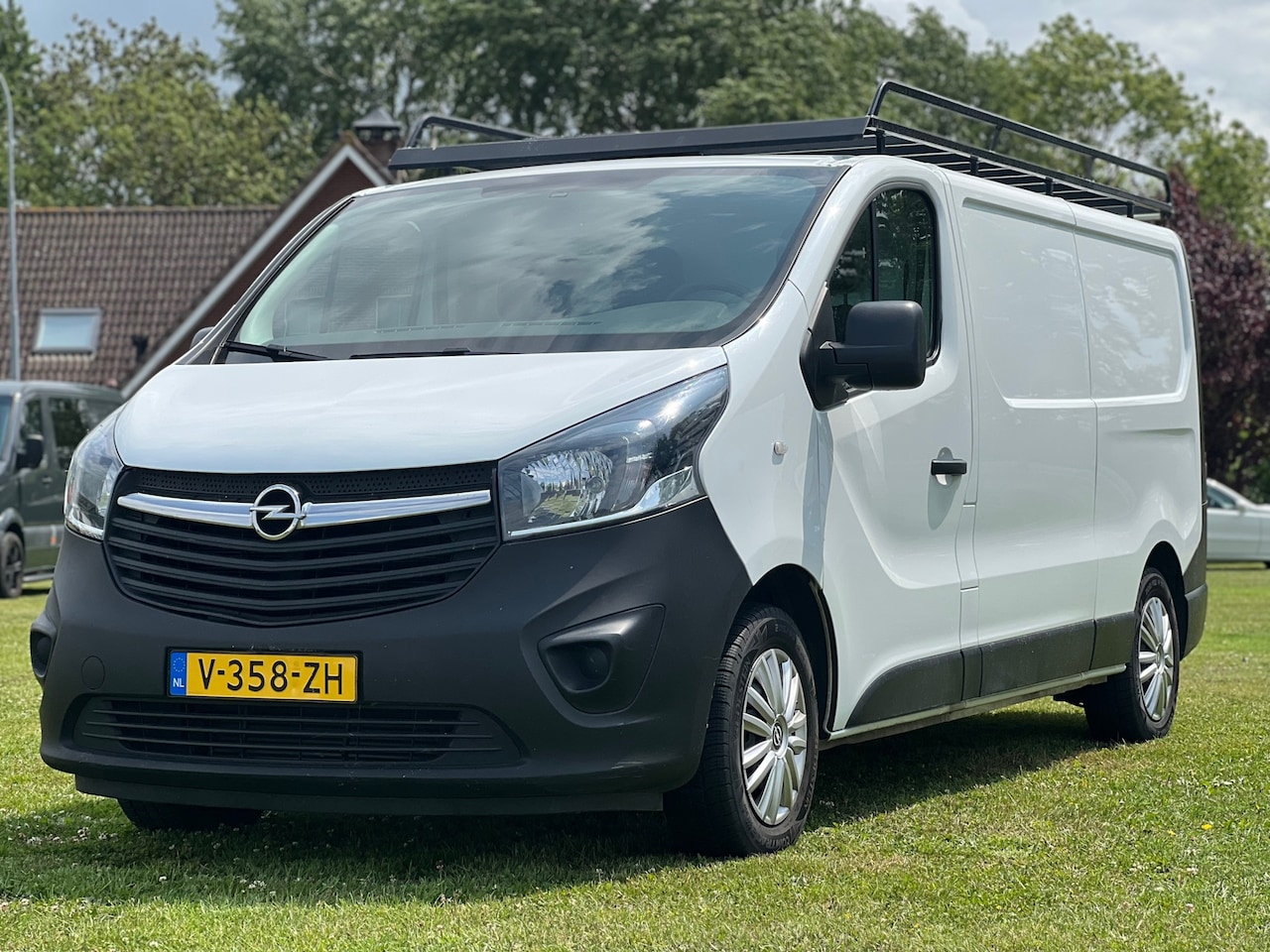 Opel Vivaro - 1.6 CDTI L2H1 Sport EcoFlex//125PK - AutoWereld.nl