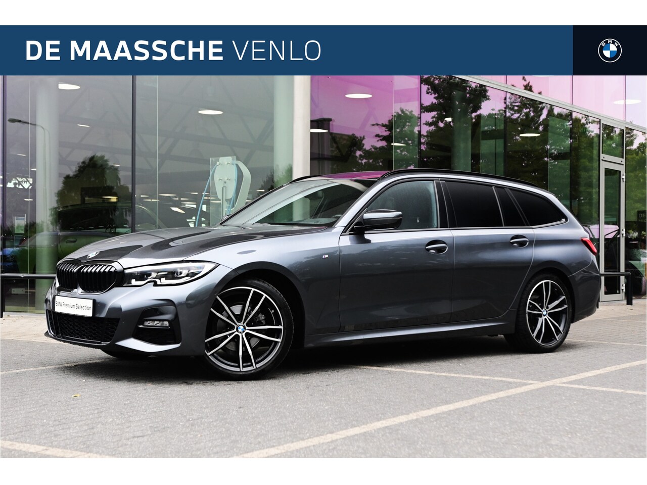 BMW 3-serie Touring - 318i High Executive Automaat / Sportstoelen / Achteruitrijcamera / LED / Parking Assistant - AutoWereld.nl