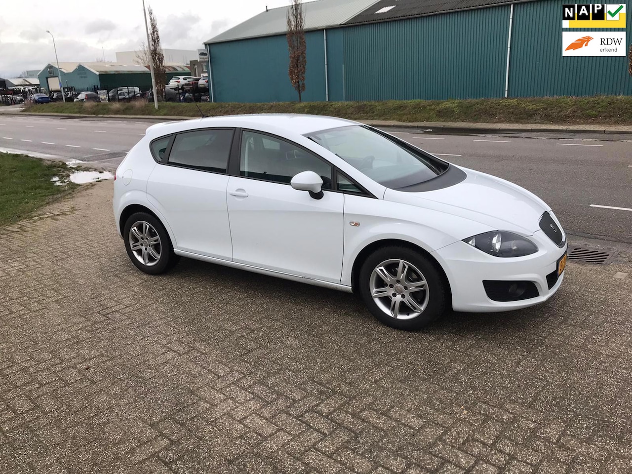 Seat Leon - 1.6 TDI Ecomotive Businessline COPA 1.6 TDI Ecomotive Businessline COPA - AutoWereld.nl