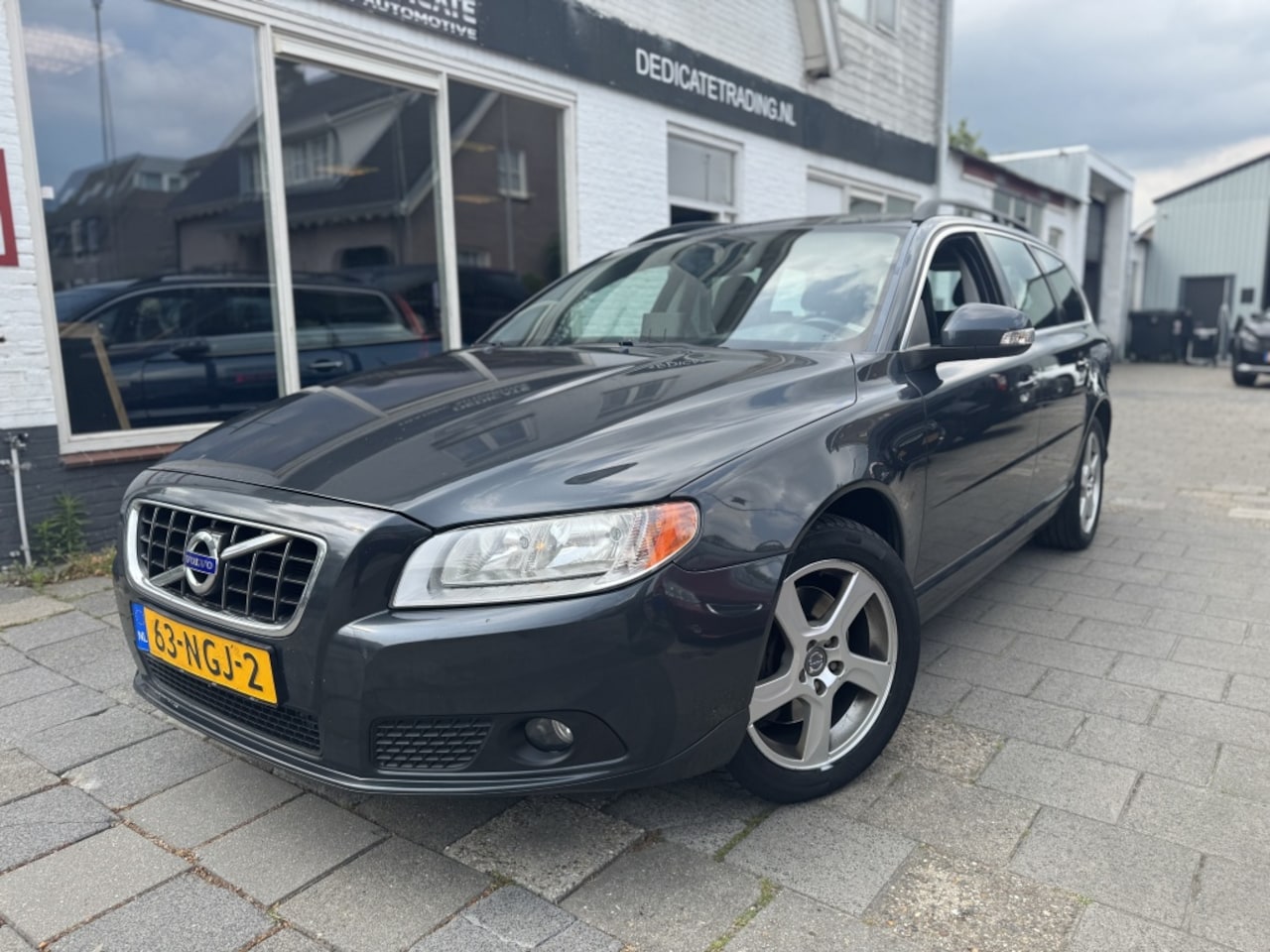 Volvo V70 - 2.0 D3 Momentum 1Ste-Eig*NW-APK* - AutoWereld.nl