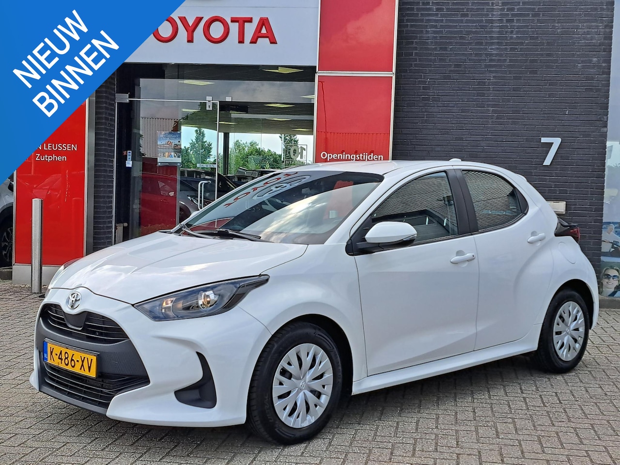 Toyota Yaris - 1.0 VVT-i Active ACHTERUITRIJCAMERA AIRCO ADAPTIEVE CRUISE CONTROL - AutoWereld.nl